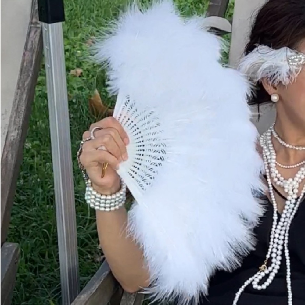 feather Fan - NeW